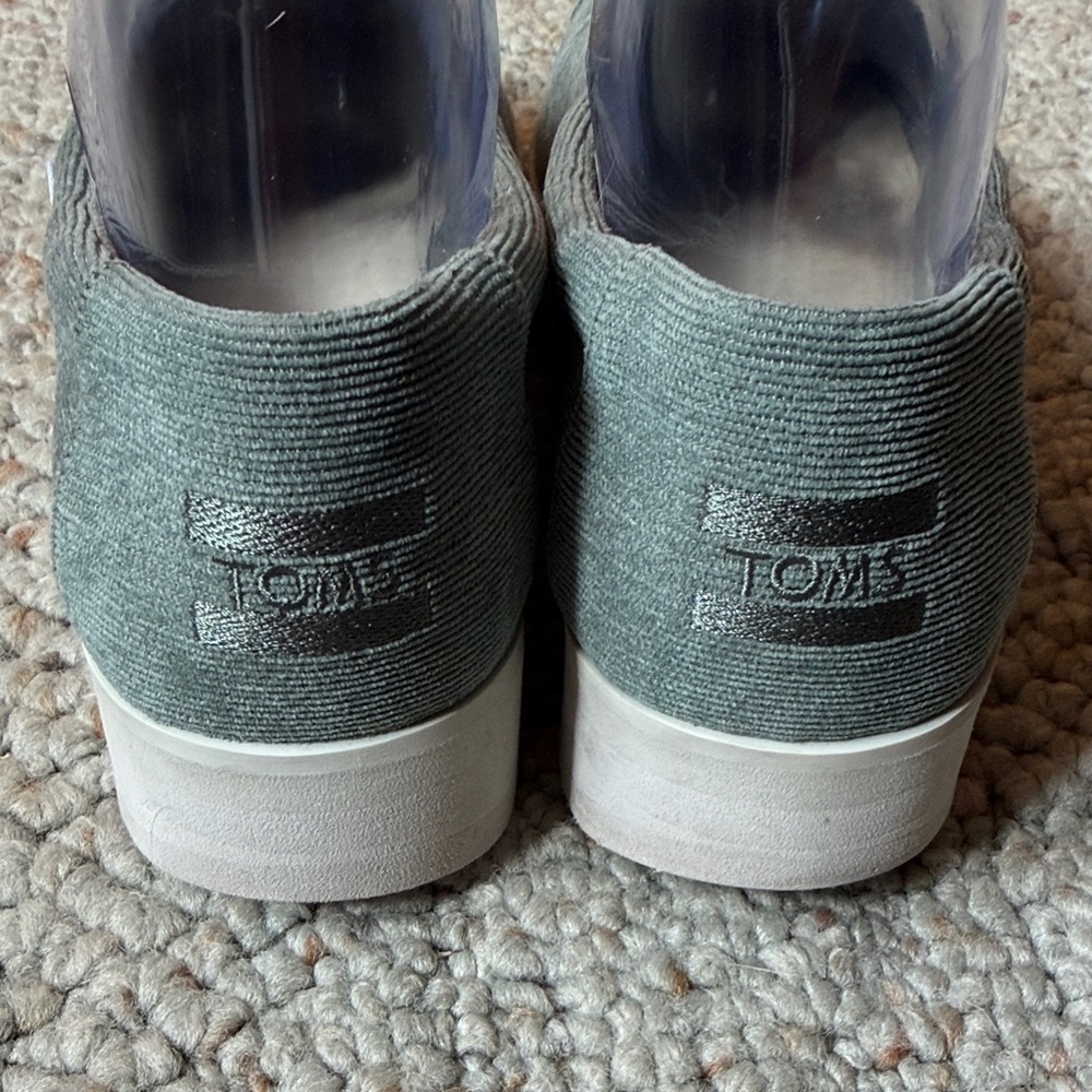 TOMS Women's Micro Corduroy Alp Midform Slip On Shoe - Picture 3 of 10